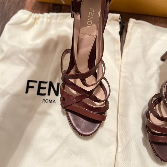 Fendi heels with dust bags - Picture 5 of 8